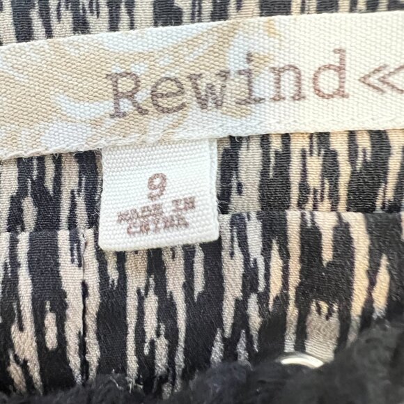 ✨Rewind Printed Jogger Pants (Size 9) - Light & Comfy Summer Casual! - Picture 4 of 13